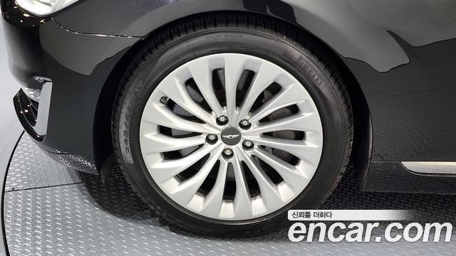 Genesis G90 2018 thumb 6