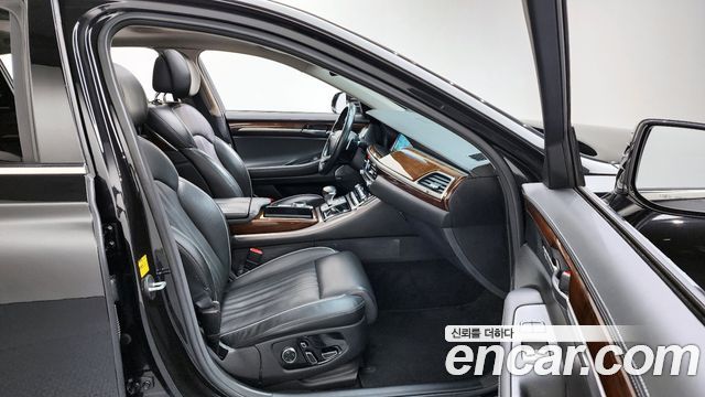 Genesis G90 2018 thumb 11