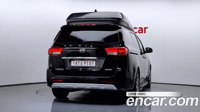 Kia Carnival 2015 thumb 4
