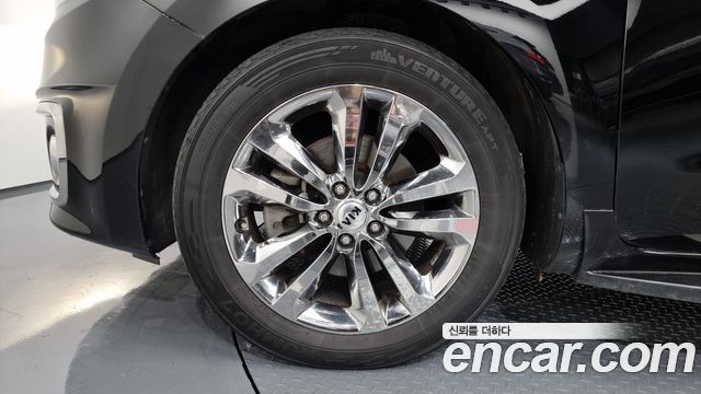Kia Carnival 2015 thumb 5