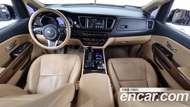 Kia Carnival 2015 thumb 7