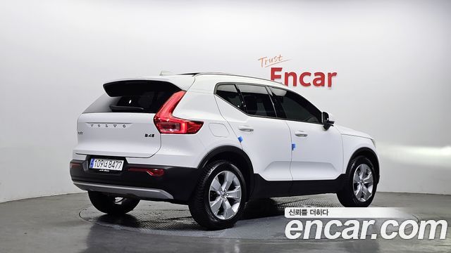 Volvo XC40 2020 thumb 3