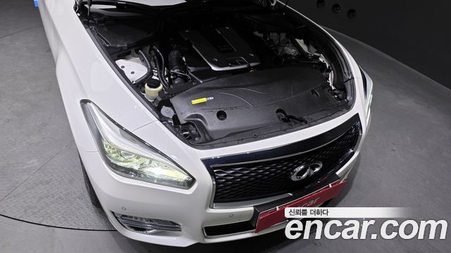 Infiniti Q70 2018 thumb 6