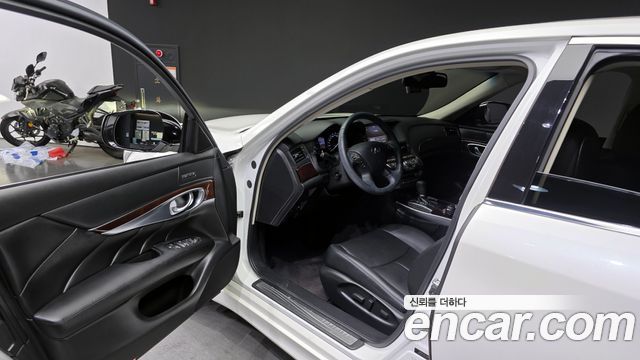 Infiniti Q70 2018 thumb 10