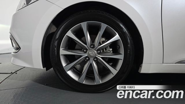 Hyundai Grandeur 2014 thumb 6