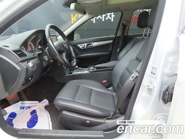 Mercedes-Benz C-Class 2009 thumb 6