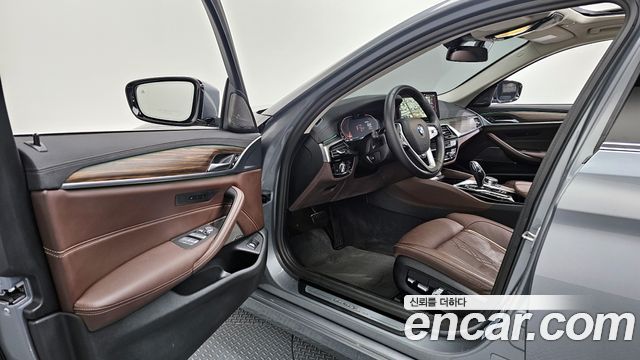 BMW 5 серии 2023 thumb 12