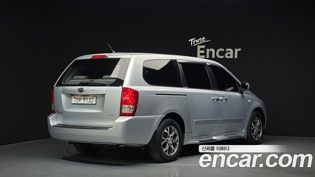 Kia Carnival 2009 thumb 3