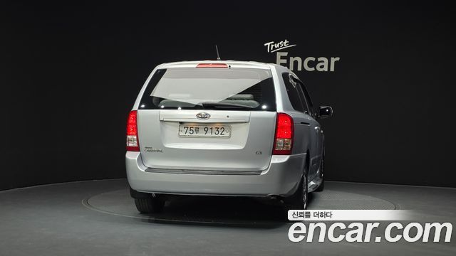 Kia Carnival 2009 thumb 5