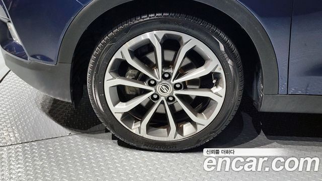 SsangYong Tivoli 2017 thumb 6