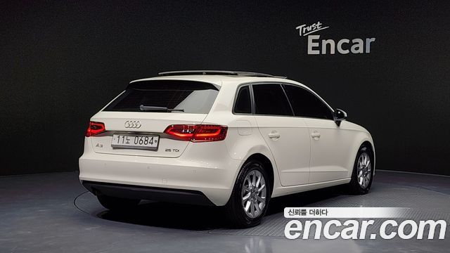 Audi A3 2015 thumb 3