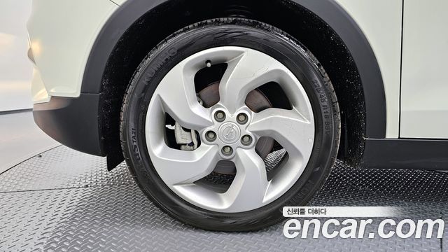 SsangYong Tivoli 2015 thumb 6