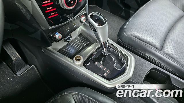SsangYong Tivoli 2015 thumb 10