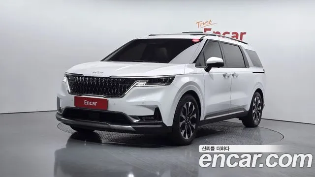 Kia Carnival 2023 thumb 2