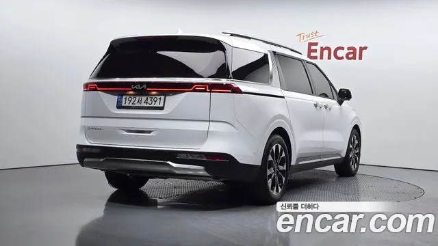 Kia Carnival 2023 thumb 3