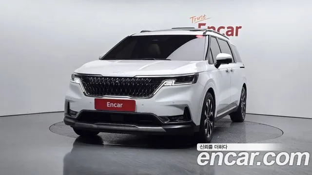 Kia Carnival 2023 thumb 4