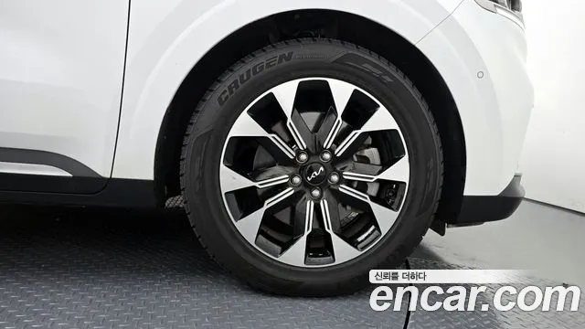 Kia Carnival 2023 thumb 6