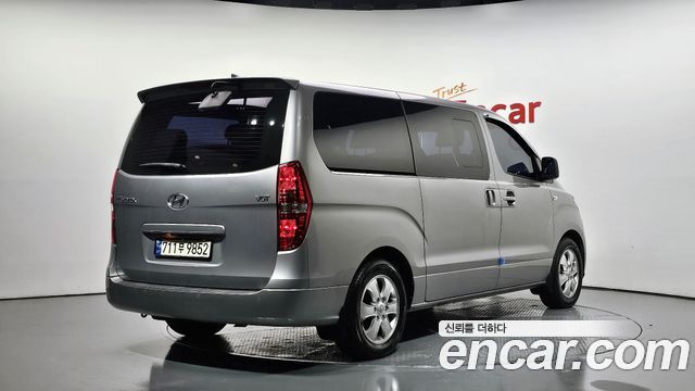 Hyundai Starex 2018 thumb 3