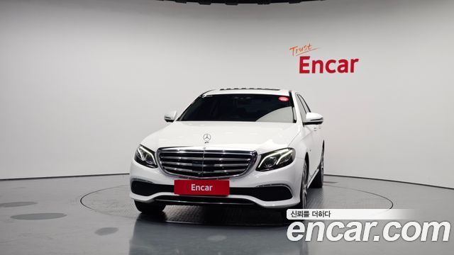 Mercedes-Benz E-Class 2020 thumb 4
