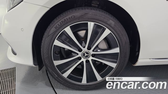 Mercedes-Benz E-Class 2020 thumb 6