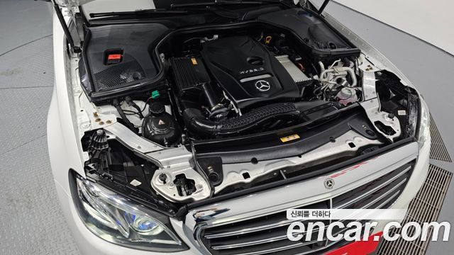 Mercedes-Benz E-Class 2020 thumb 7