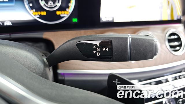 Mercedes-Benz E-Class 2020 thumb 9