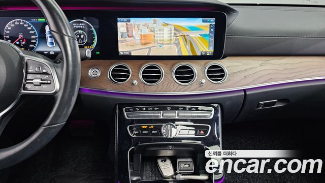 Mercedes-Benz E-Class 2020 thumb 11