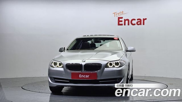 BMW 5 серии 2011 thumb 4