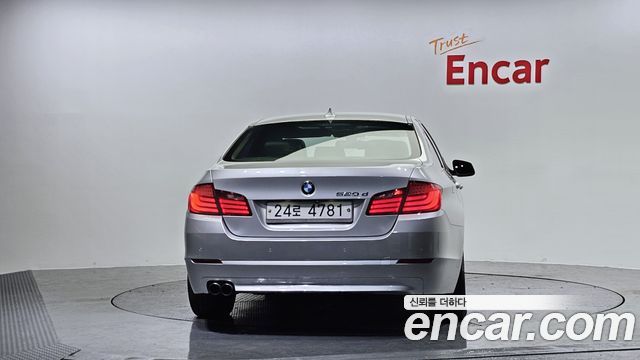 BMW 5 серии 2011 thumb 5