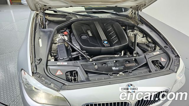 BMW 5 серии 2011 thumb 7