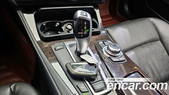 BMW 5 серии 2011 thumb 9