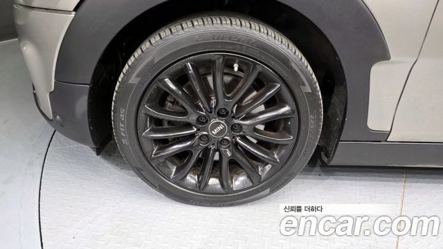 Mini Clubman 2017 thumb 5