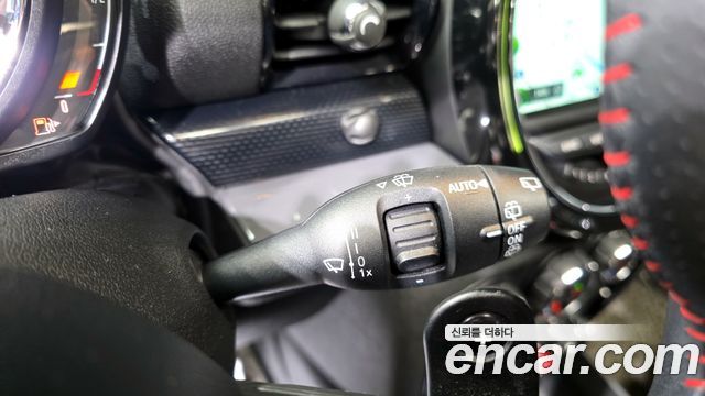 Mini Clubman 2017 thumb 11