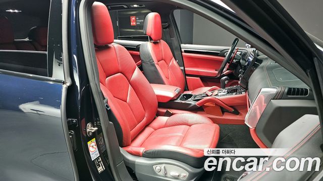 Porsche Cayenne 2015 thumb 11