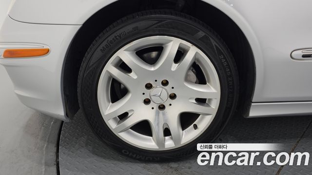 Mercedes-Benz E-Class 2007 thumb 6