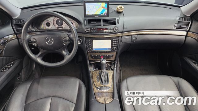 Mercedes-Benz E-Class 2007 thumb 8