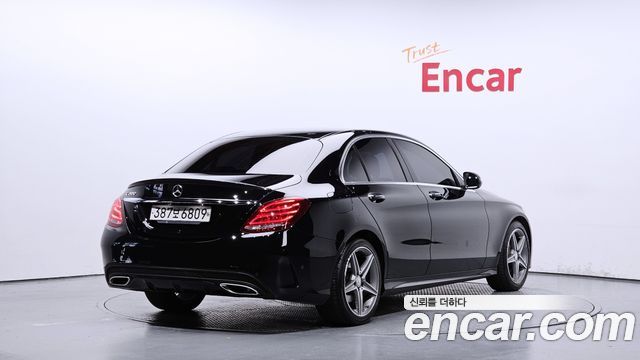 Mercedes-Benz C-Class 2017 thumb 3