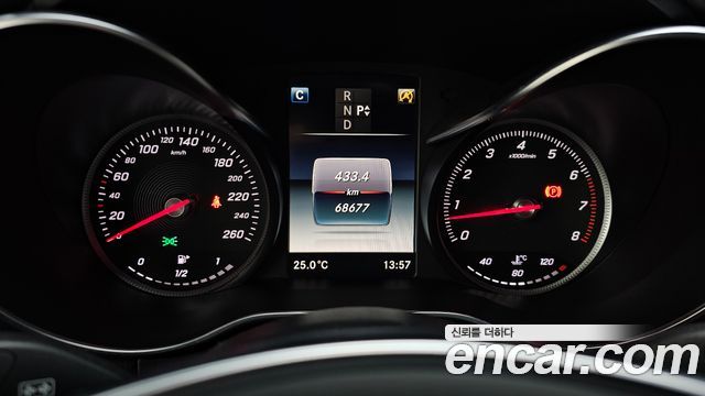 Mercedes-Benz C-Class 2017 thumb 8