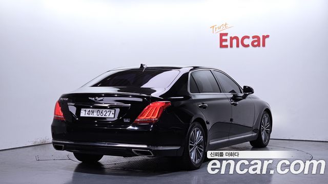 Genesis G90 2016 thumb 3