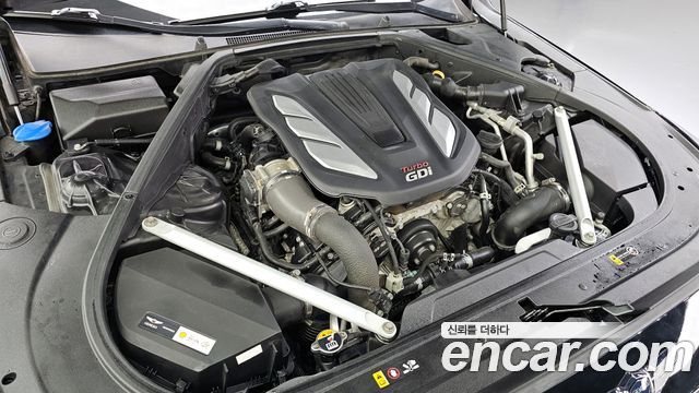 Genesis G90 2016 thumb 6