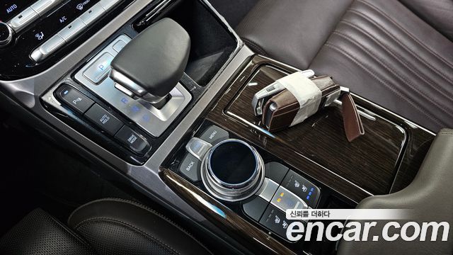 Genesis G90 2016 thumb 9