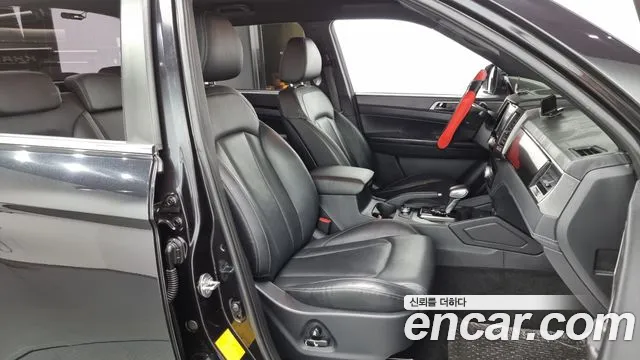 SsangYong Rexton 2021 thumb 11