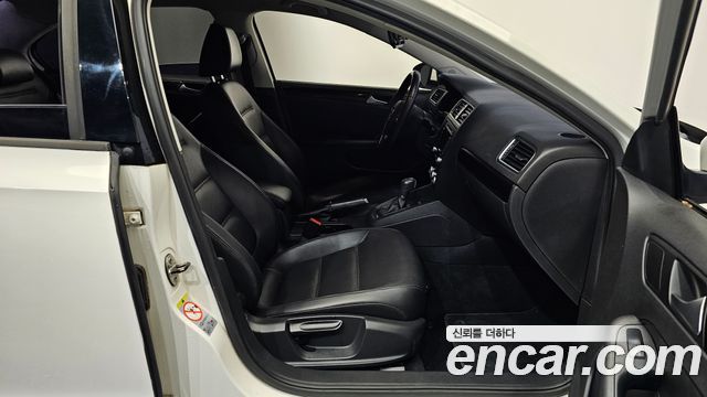 Volkswagen Jetta 2013 thumb 12