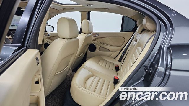 Jaguar X-TYPE 2008 thumb 12
