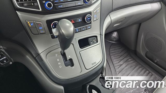 Hyundai Starex 2017 thumb 9