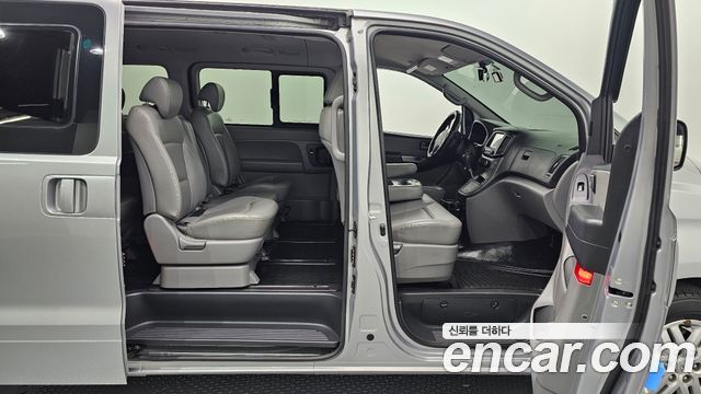 Hyundai Starex 2017 thumb 11