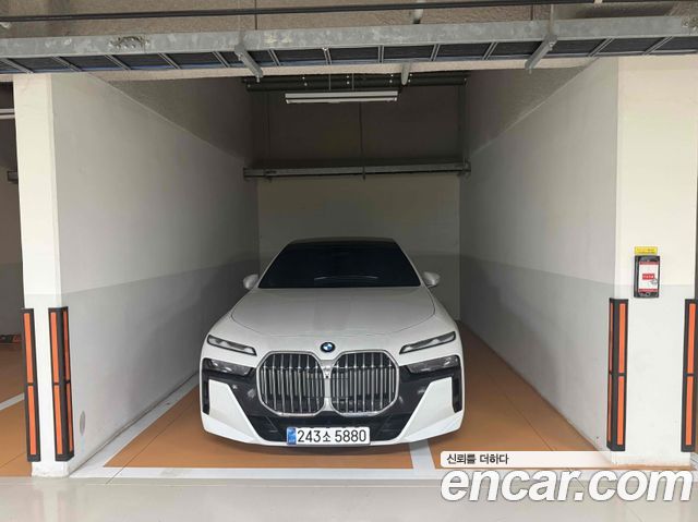 BMW 7 серии 2025 thumb 2