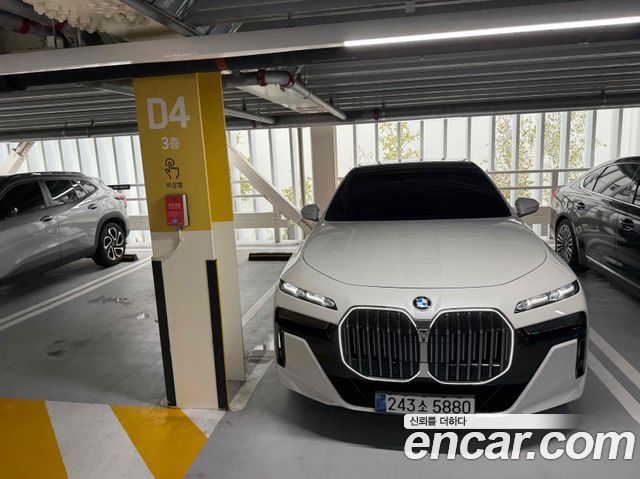 BMW 7 серии 2025 thumb 3