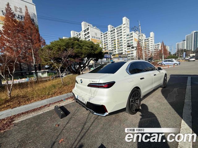 BMW 7 серии 2025 thumb 5