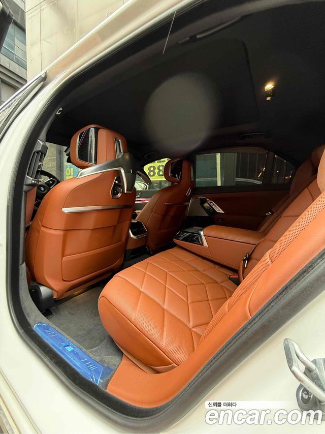 BMW 7 серии 2025 thumb 7